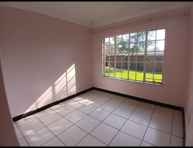 4 BEDROOM HOUSE FOR SALE IN PARKHILL GARDENS
